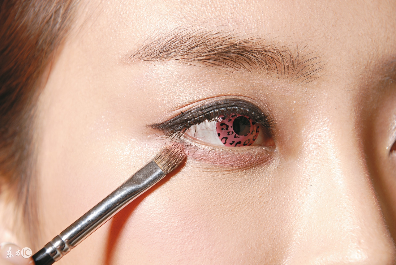 慎重购买谨防美瞳变毁瞳,不能随便乱买美瞳