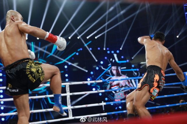 武僧一龙故意伸头被别人ko,一龙2分30秒被ko