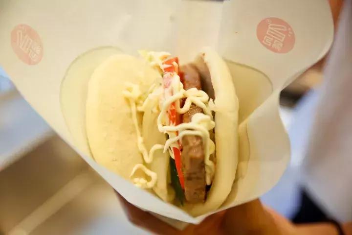 这个来自台湾的包子，香到连手指都想吞下去！吃了就上瘾！