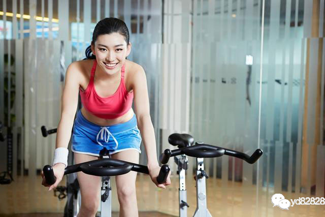 如何快速瘦臀部男性,如何快速瘦臀收胯