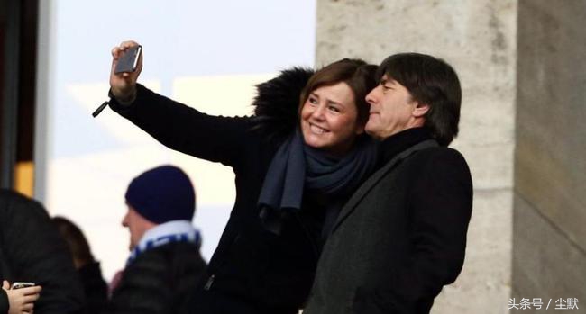 top10足球搞笑,世界足坛20大奇葩时刻上集