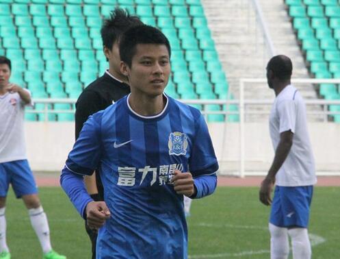 15岁被鲁能申花哄抢，22岁中超一鸣惊人，后加盟国安险成废人