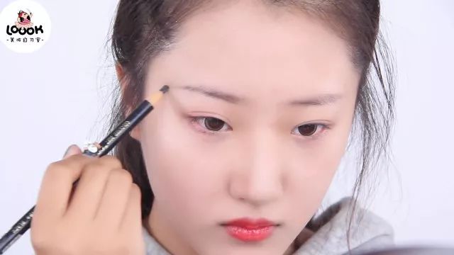 手残党画眉毛教程新手,分享2款简单常用的眉毛画法