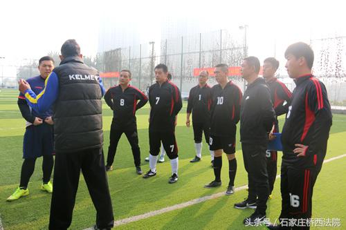 桥西法院参加全区五人制足球赛首战告捷