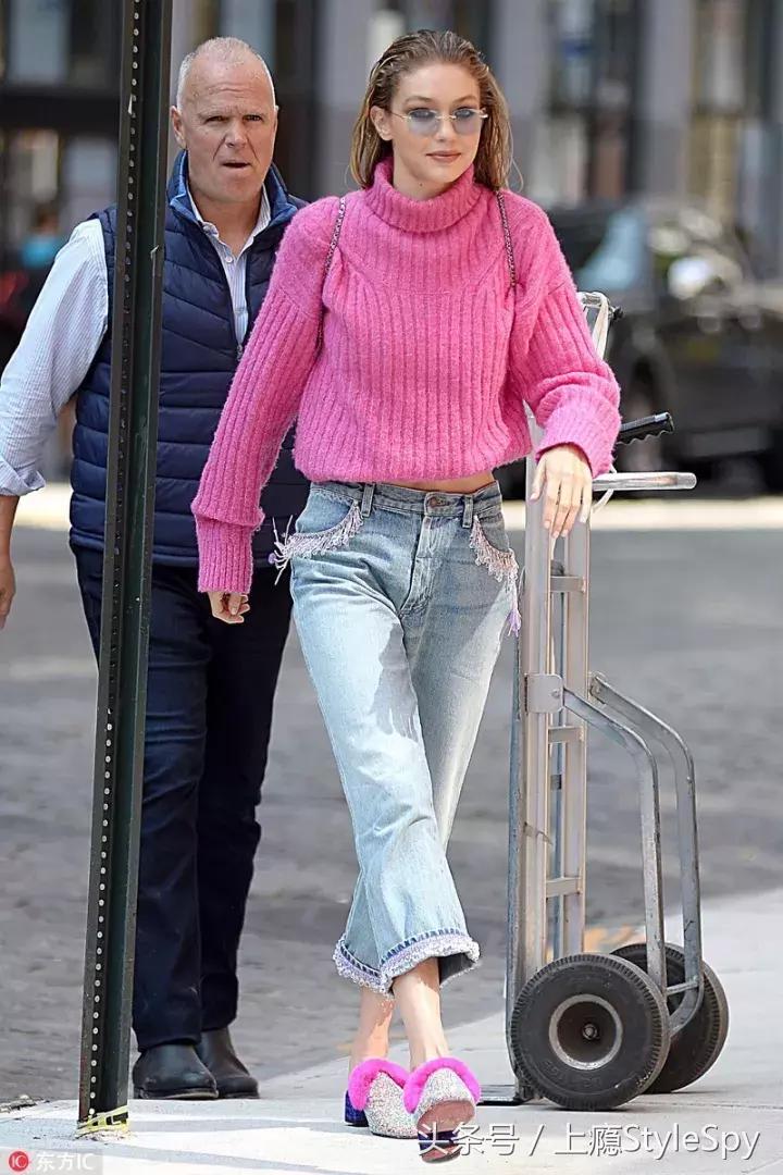 冬天半袖蝙蝠衫毛衣搭配,冬天宽松版的毛衣怎么搭配