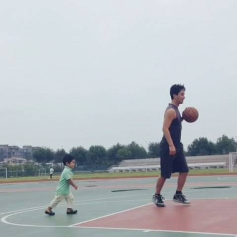 什么健身器材可以让小孩喜欢运动,有助于儿童长高的健身器材