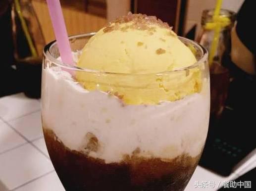 17张桌子火锅店营业额,从月销2000单到月销10万单