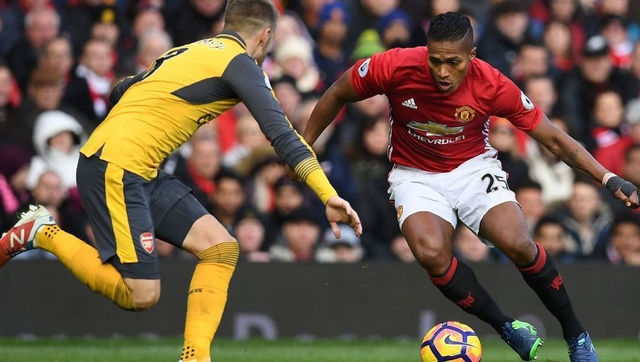 曼联背锅教练,曼联穆里尼奥是败笔吗