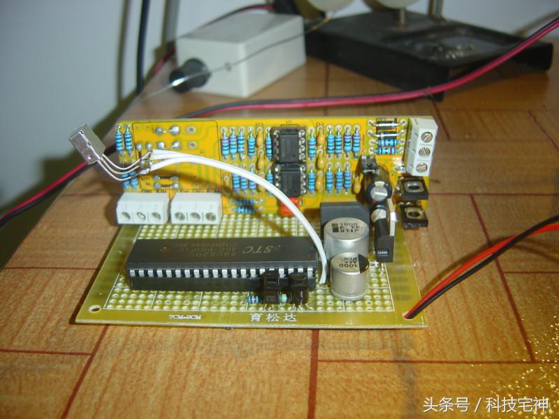 牛人自制大功率功放6000w,用tda2030a自制简易功放