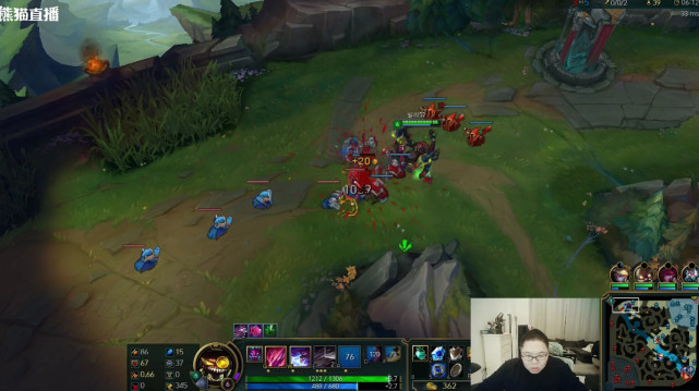 英雄联盟s8d组,pdd英雄联盟吃鸡全靠水友