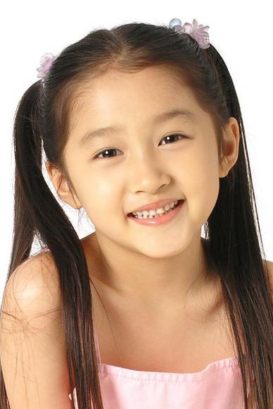 杨紫和关晓彤的真实关系,杨紫关晓彤哪个更出名