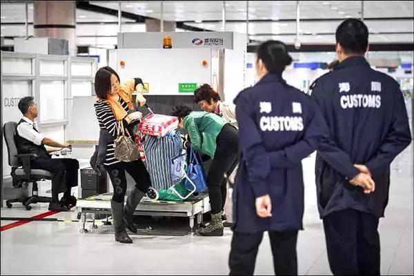 香港买的东西过关要交关税吗,香港可以带多少免税商品回内地