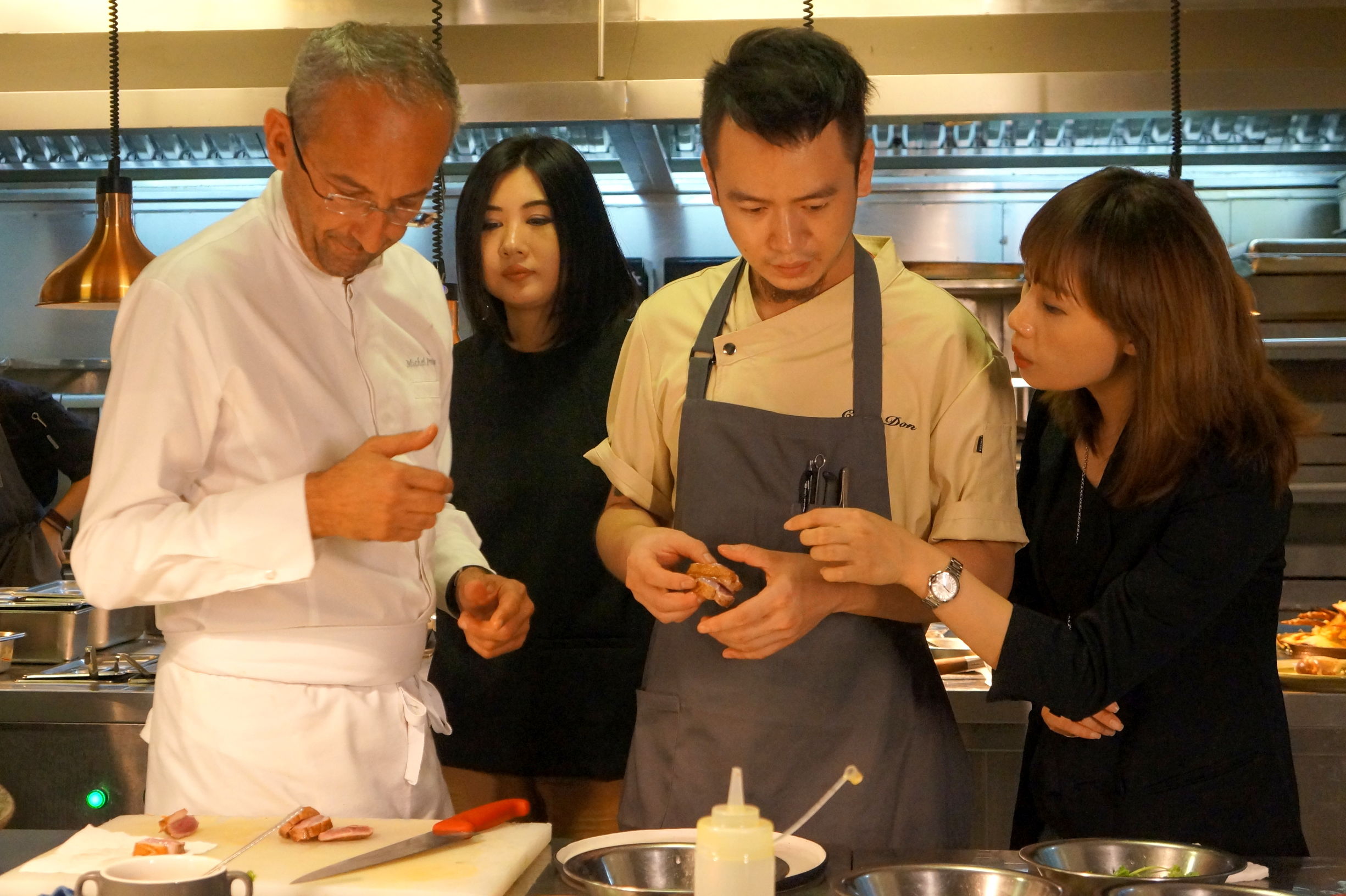 海归美女的西餐厅不得了!用舒芙蕾征服了米其林大厨,来合作菜品