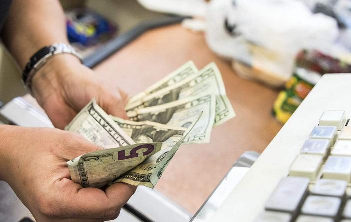 对不起，我出国旅游不是为了帮你代购！