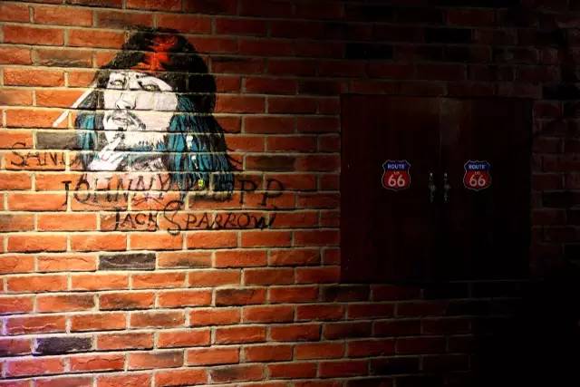 纸牌屋烤肋排店真实地址,纸牌屋烤肋排画面