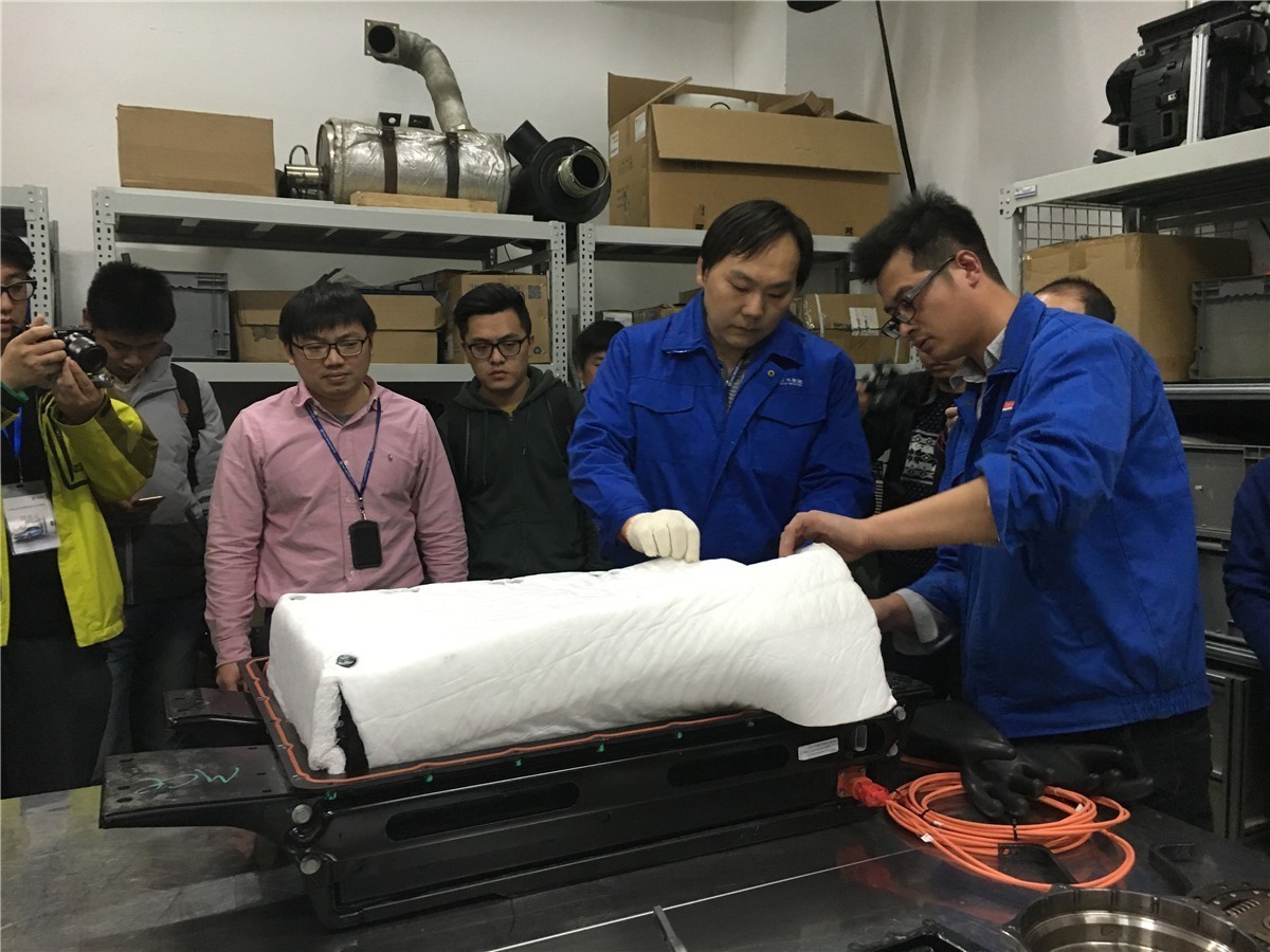 荣威e550电池数据恢复,荣威e550没电了还能继续跑吗