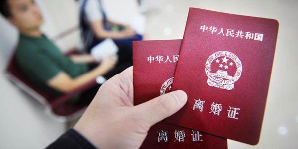 未来丈母娘不同意未婚先孕,丈母娘说要结婚才能生2胎