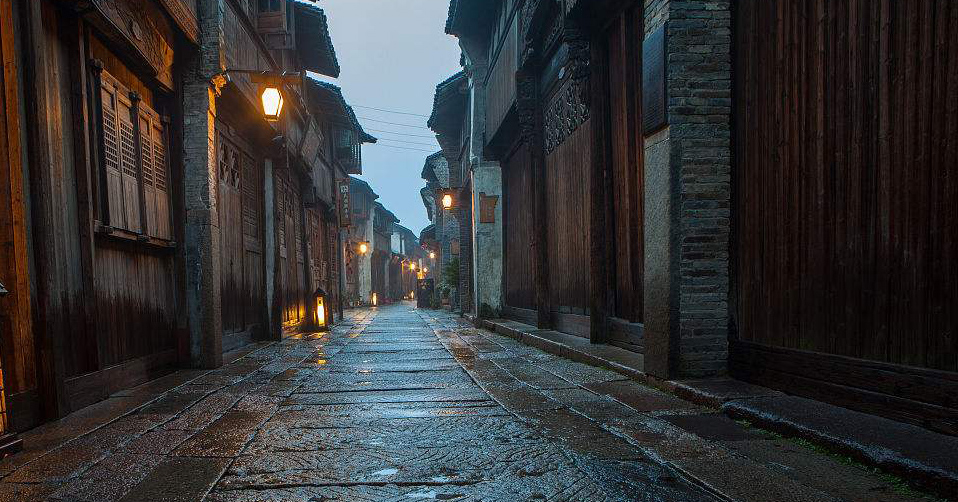 我为女友毁容，她嫁我报恩，我被算计才知爱错人