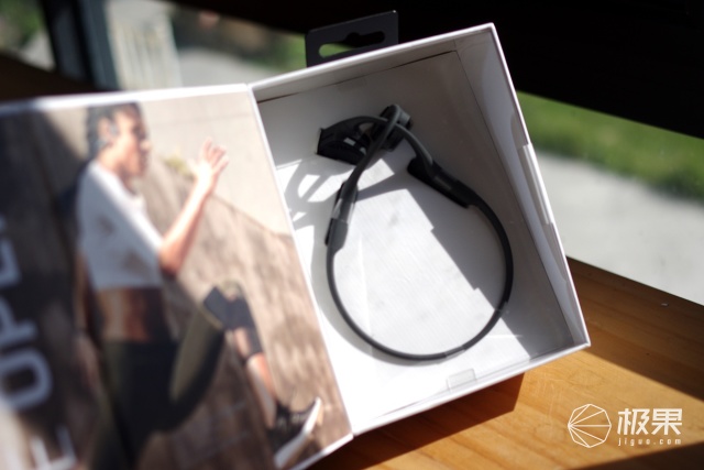 不用戴进耳朵的耳机传音好吗,不用戴耳朵的蓝牙耳机