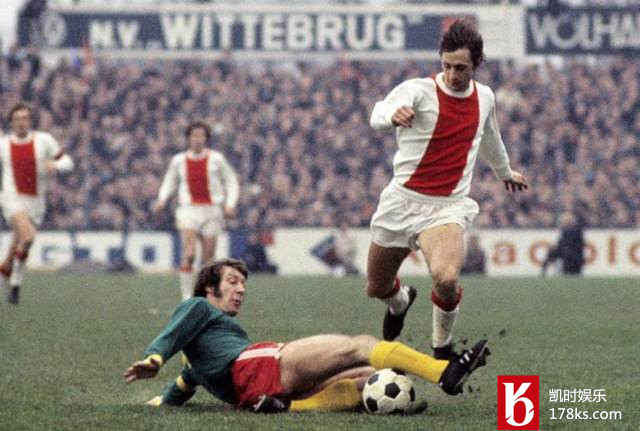 阿贾克斯队徽三颗星代表什么,阿贾克斯队史十大球员