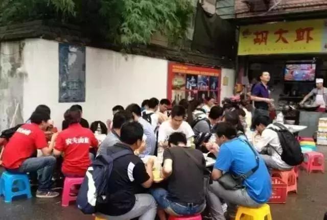 武汉地铁早高峰4号线,武汉地铁红色专列