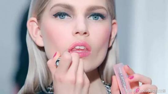 四十岁黄皮适合哪个色号的口红,黄皮最显白的十大口红色号图片