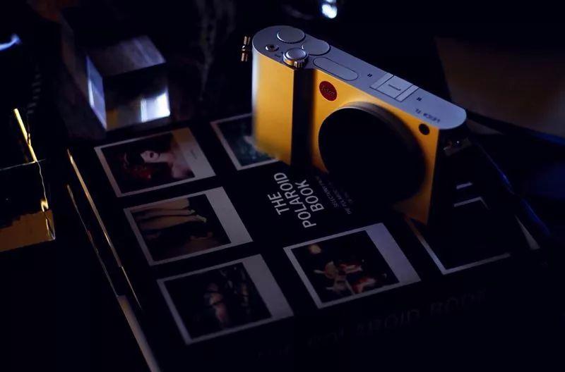 新婚,老婆没有要钻戒,买了一台徕卡