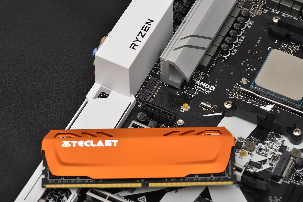 存储大厂刚出内存就发福利,2400就能超3200