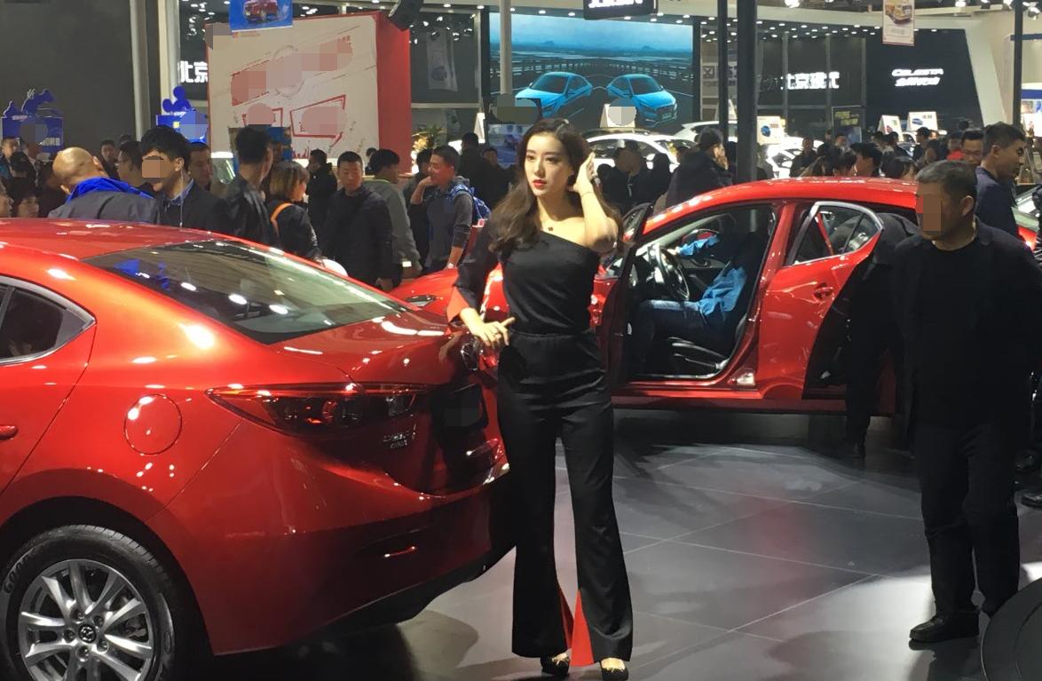 4s店销售卖多少台车能赚10000左右,宝马4s店一个月挣多少钱