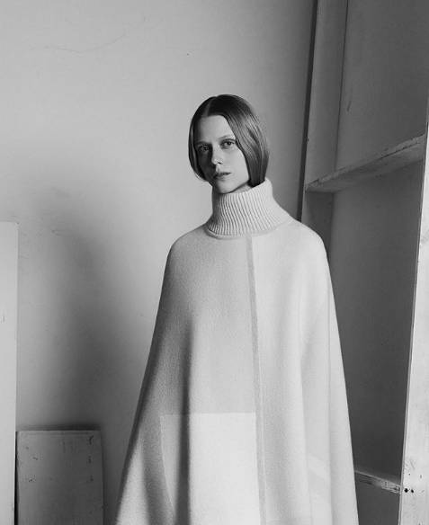 蕾哈娜惊艳彩妆,蕾哈娜复出口红