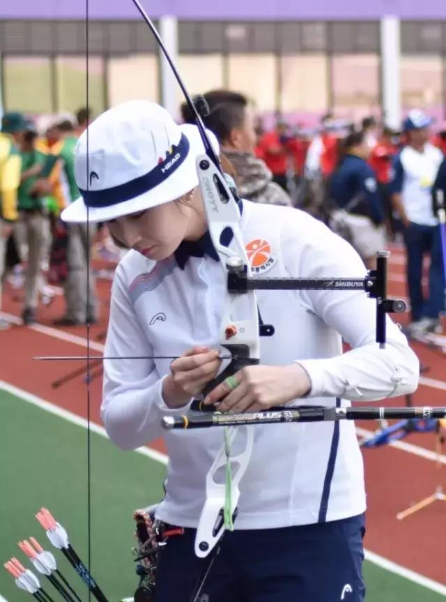 反曲弓怎么轻松上弓弦,反曲弓上弓教程