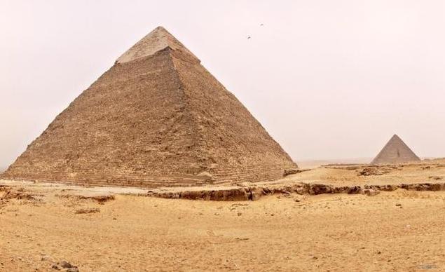 古希腊测量金字塔的方法,金字塔的高度如何来巧妙测量