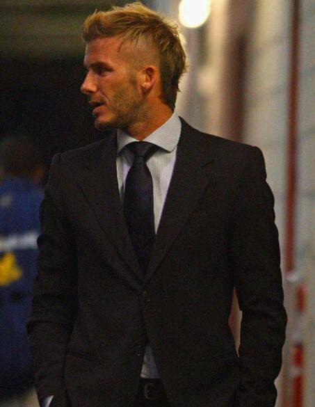 足球巨星西装照,足球球星西装帅照