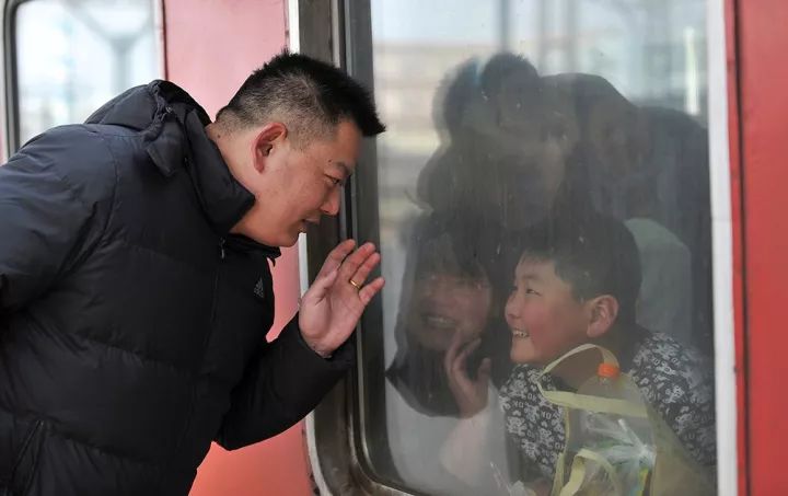 人到中年比油腻更可怕的不过如此,中年油腻该不该去嫌弃