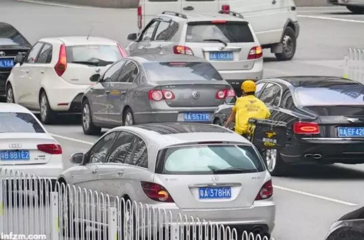 外卖小哥赚的谁的钱,外卖小哥收入比白领高