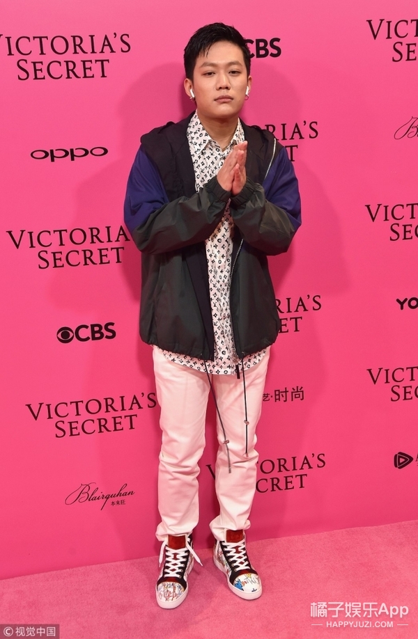 年薪百万的p图大师 (年薪100万的p图大师)