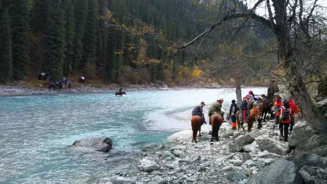 乌孙古道天堂湖在琼库什台吗,乌孙古道天堂湖到黑英山多远