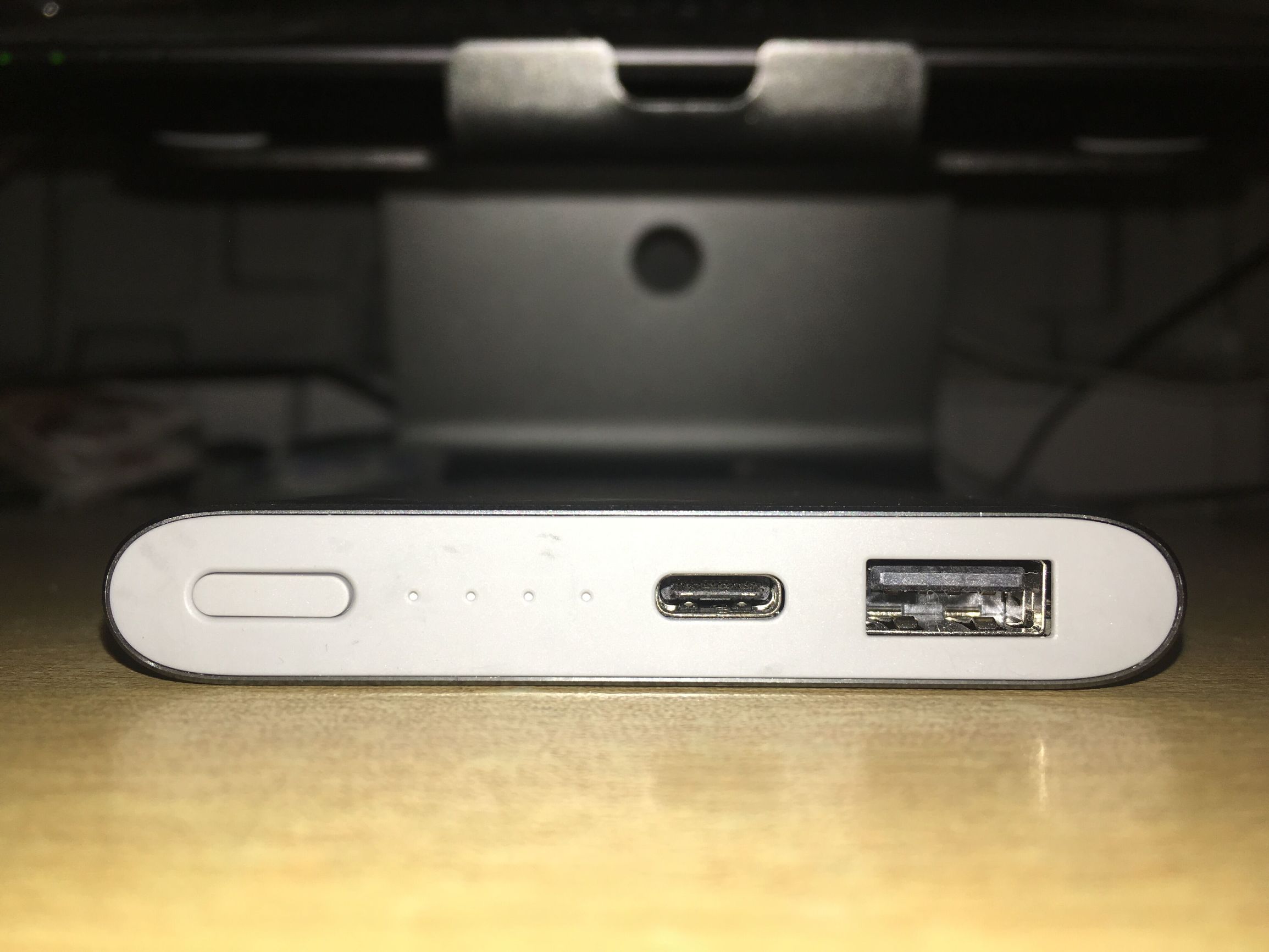 小米移动电源3超级闪充版与高配,小米移动电源3高配版充不进电