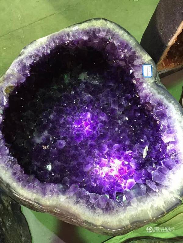 特大水晶走私案 (连云港海关查处走私水晶)