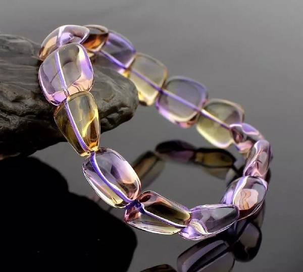 特大水晶走私案 (连云港海关查处走私水晶)