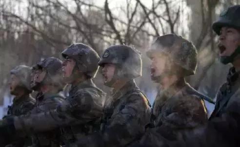 部队干部带兵以身作则,带兵要做好吃苦的准备