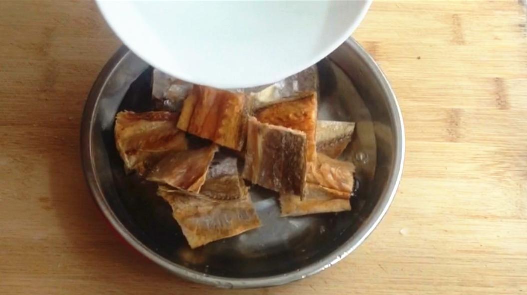 酱鱼干怎么烧好吃家常做法,闽南酱香巴浪鱼干的做法