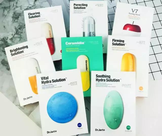 皮肤起皮卡粉浮粉怎么办,干皮上妆起皮浮粉斑驳怎么解决呢