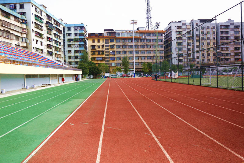 肇庆新区体育中心跑道开放吗,肇庆体育设施建设的对比与变化