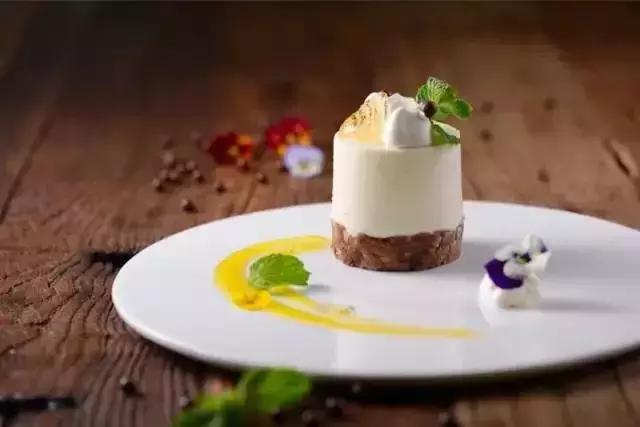 纪梵希37丝绒限定,甜品界品牌