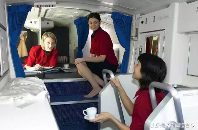 飞机被雷劈是很常见的事情？飞机上不为人知的秘密你知道多少？