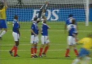 足球运动员身高有要求吗,身高对足球来说重要吗