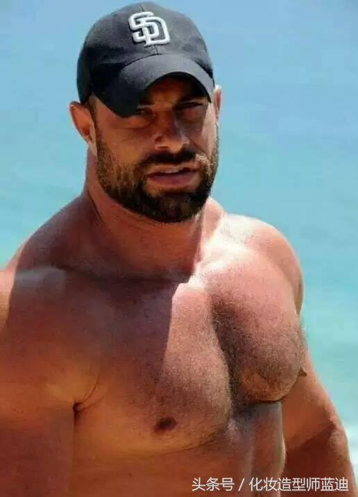 脸小戴什么样的秋冬帽子,秋冬帽子适合圆脸吗