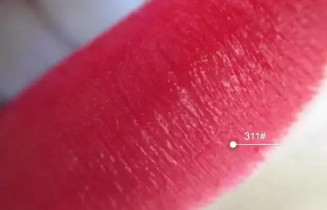 akfm系列哪支口红最好看,第一次买口红买几支