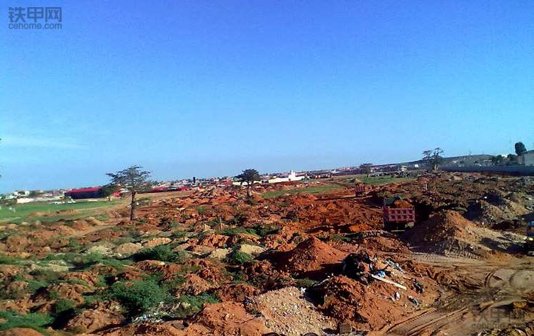 我在非洲开挖机:车坏了没法修,时刻提防打劫盗窃